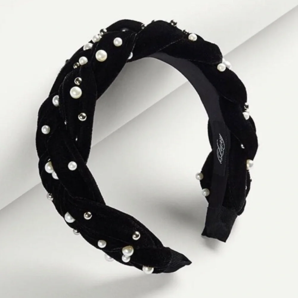 Luxy Black Velvet Headband with Beads and Pearls